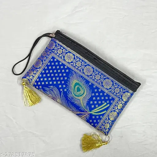 Exquisite Fashionate Women Clutches for Every Occasion
